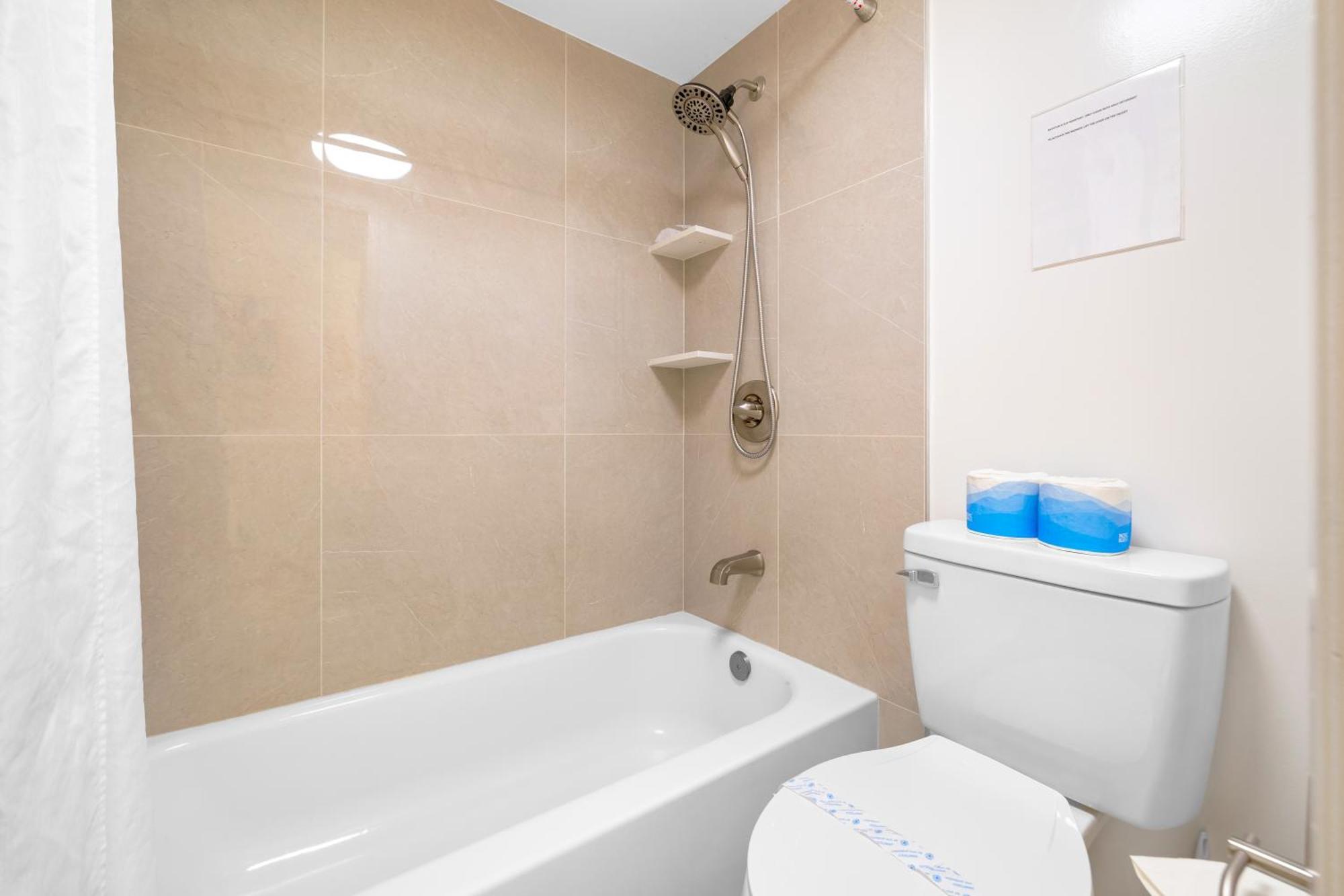 Tropical Bliss, Mountain View Condo Near Waikiki Beach With Free Parking Honolulu Exterior photo